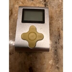 Eclipse Fit Clip 4GB 1" MP3 Player, Silver/Yellow Color Works GreatLCD Screen